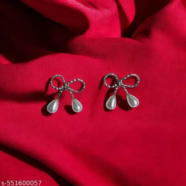 Stylish_Korean_Pearl_Bow_Stud_Earrings