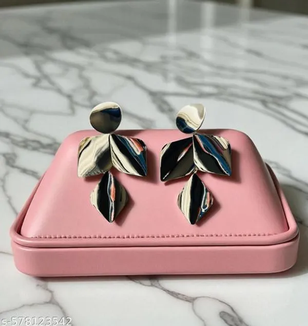 Bold_Golden_Statement_Earrings_For_Women_And_Girls