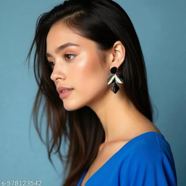 Bold_Golden_Statement_Earrings_For_Women_And_Girls