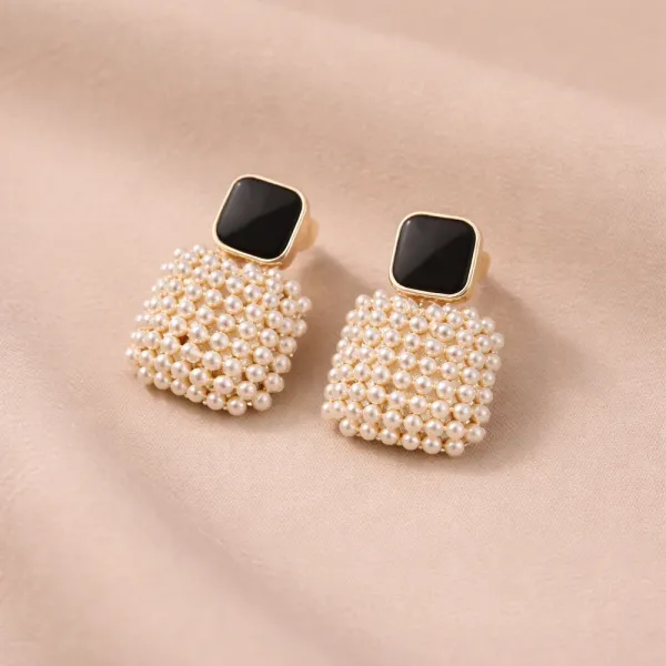 Black_Square_Stud_Pearl_Cluster_Drop_Earrings