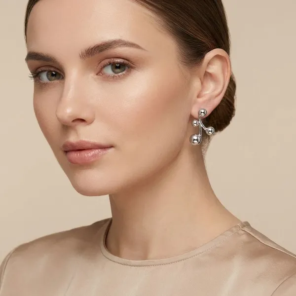 Elegant_Triple_Orb_Stud_Earrings|_Modern_Metallic_Design_Silver_Finish