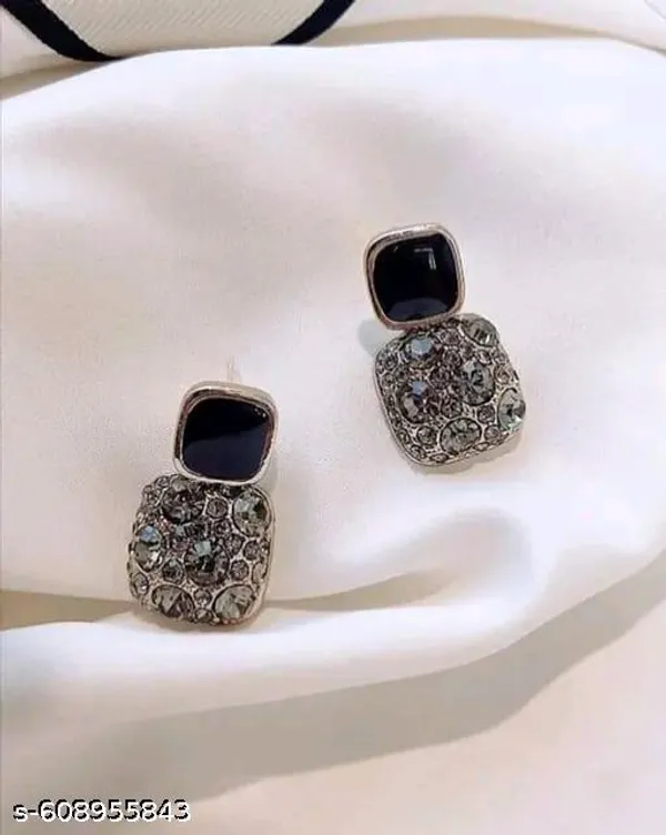 Elegant_Black_And_Silver_Finish_Crystal_Stud_Earrings