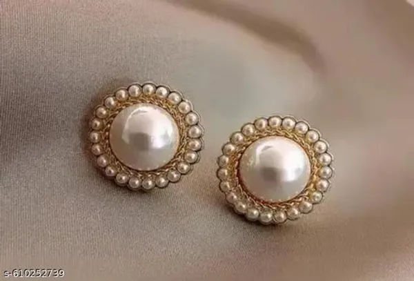 Elegant_Pearl_Stud_Earrings_|_Round