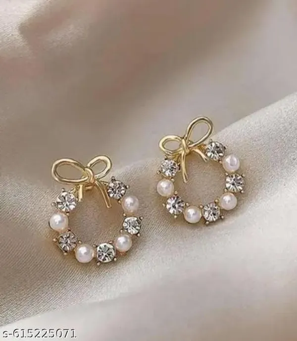 Elegant_Pearl_And_Crystal_Bow_Stud_Earrings