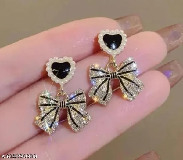 Elegant_Korean_Black_Heart_Bow_Stud_Earrings
