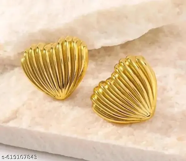 Elegant_Gold_Toned_Heart_Shaped_Stud_Earrings