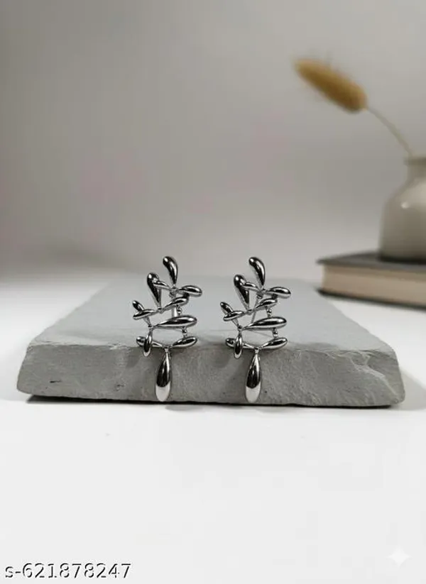 Stylish_Abstract_Droplet_Design_Earrings_|_Elegant_Silver_Finish