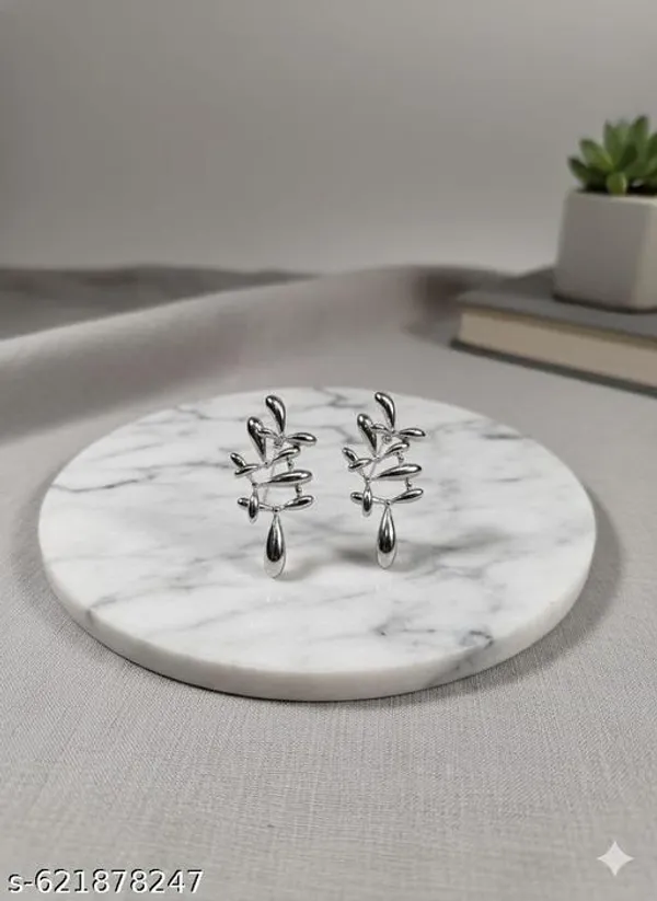 Stylish_Abstract_Droplet_Design_Earrings_|_Elegant_Silver_Finish