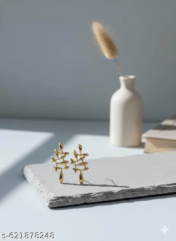 Stylish_Abstract_Droplet_Design_Earrings_|_Elegant_Gold_Finish
