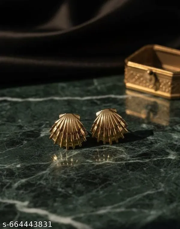 Gold_Toned_Shell_Design_Stud_Earrings