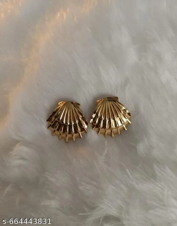Gold_Toned_Shell_Design_Stud_Earrings