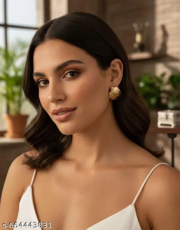 Gold_Toned_Shell_Design_Stud_Earrings