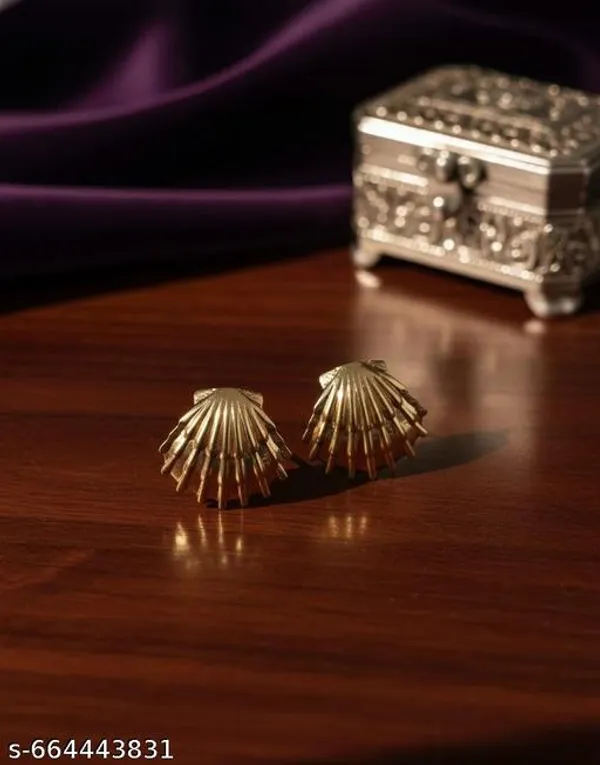 Gold_Toned_Shell_Design_Stud_Earrings