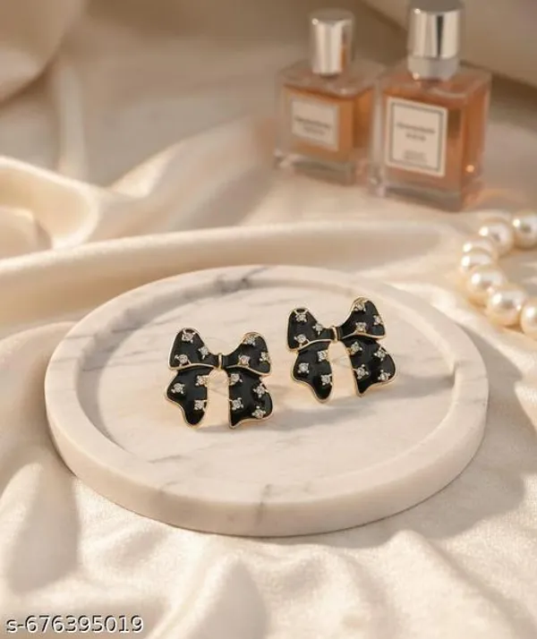 Elegant_Black_Bow_Stud_Earrings_With_Golden_Border