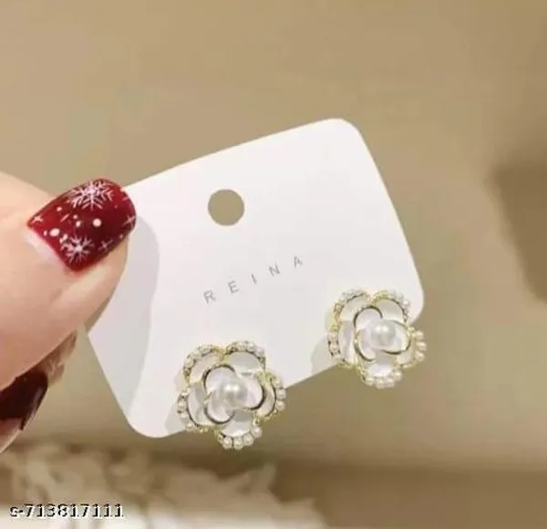Pearl_Floral_Stud_Earrings_With_Gold_Tone_Finish