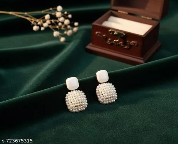 Elegant_Square_Stud_Pearl_Cluster_Drop_Earrings