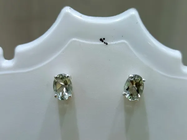 925_Silver_Jewellery_Green_Amythist_Gemstone_Oval_Elegant_Stud_Earrings_For_Women