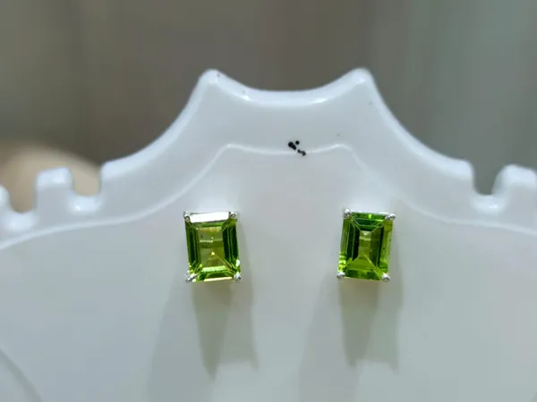 925_Silver_Jewellery_Green_Peridot_Stud_Earrings_For_Women
