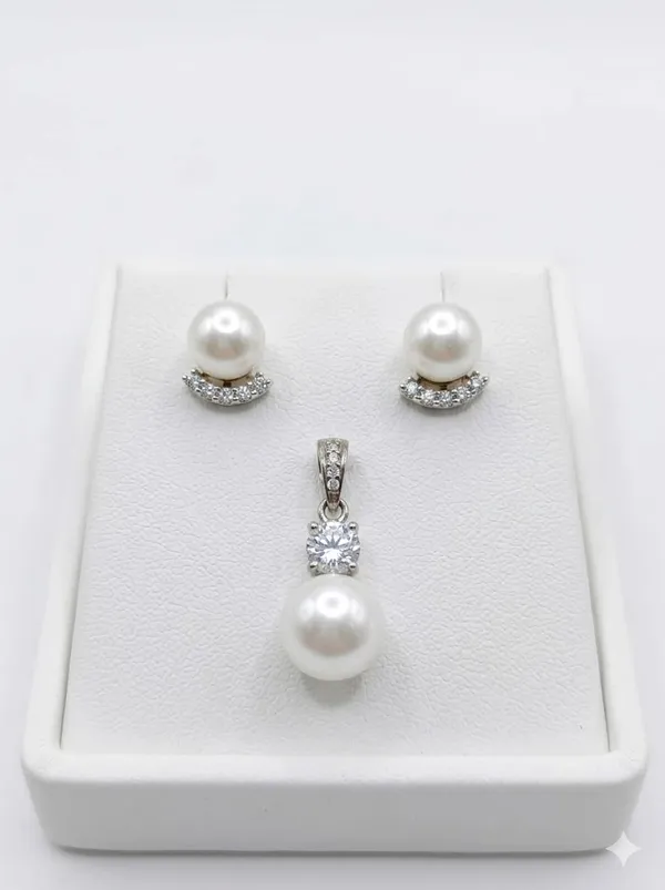 925_Silver_Jewellery_White_Pearl_Diamond_Elegant_Pendant_And_Earring_Set_For_Women_(_chain_not__included_)