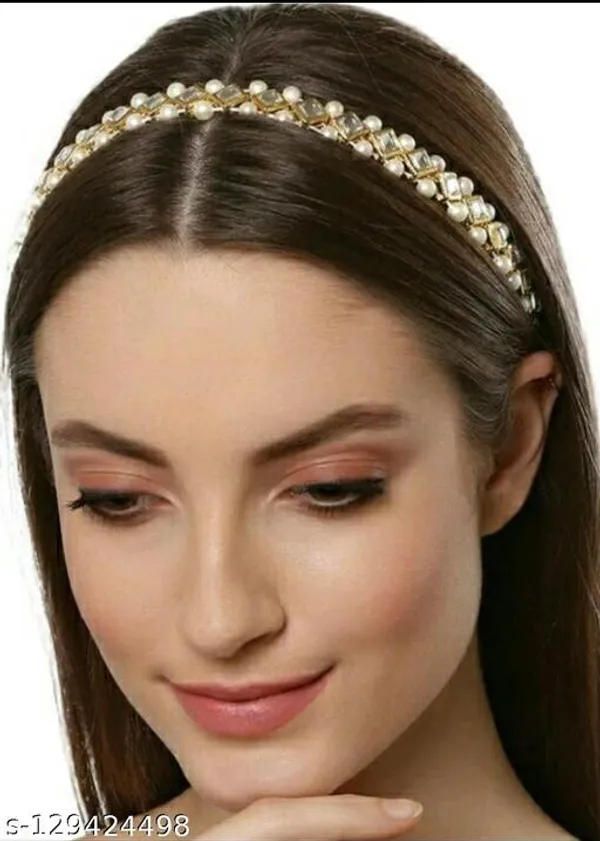 Gold_Alloy_&_Kundan_Fancy_Design_Hair_Accessory_For_Women