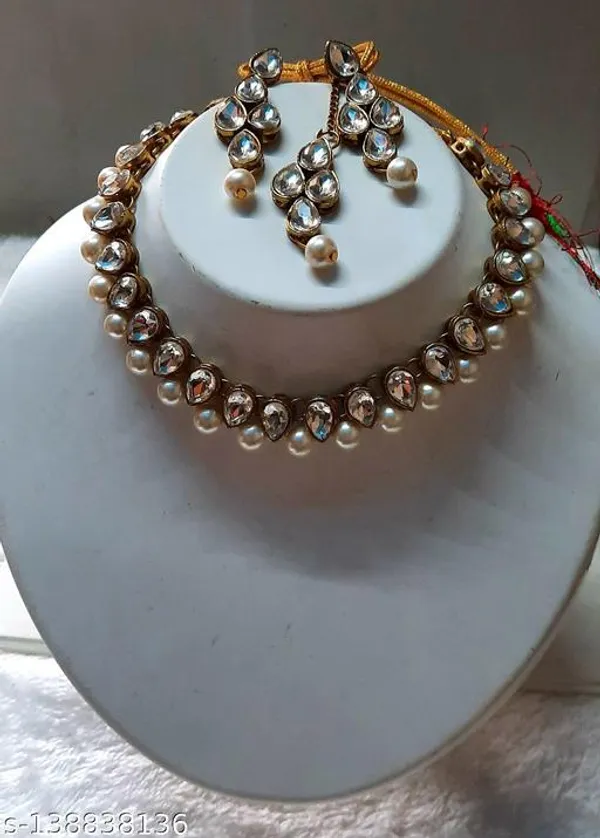White_Alloy_&_Kundan_Fancy_Design_Maang_Tikka_For_Women