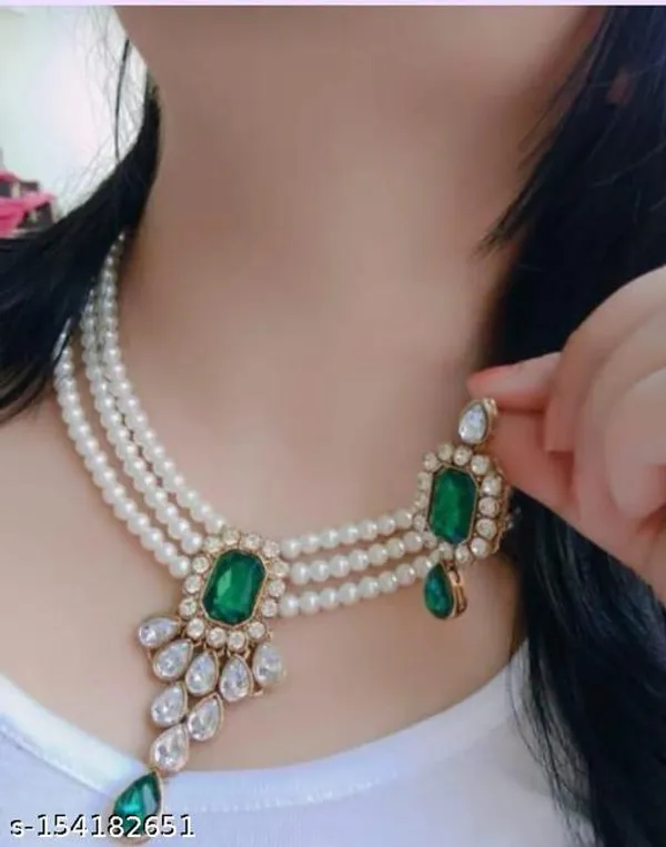 Green_&_White_Alloy_&_Kundan_Fancy_Design_Necklace_Set_For_Women