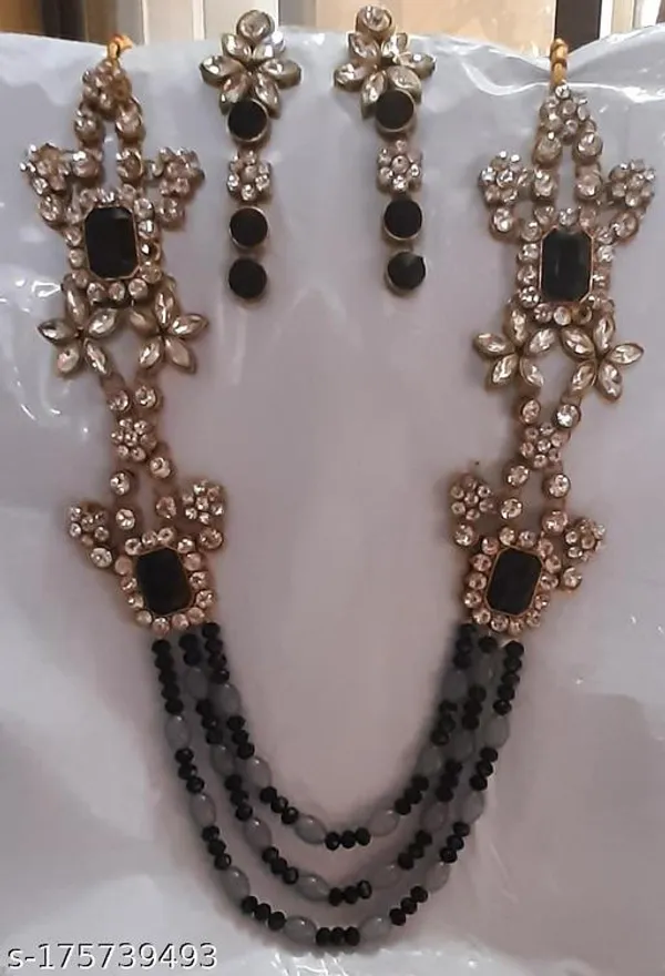 Grey_And_Black_Alloy_&_Kundan_Fancy_Design_Necklace_Set_For_Women