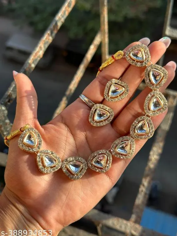 White_Alloy_&_Kundan_Fancy_Design_Necklace_For_Women