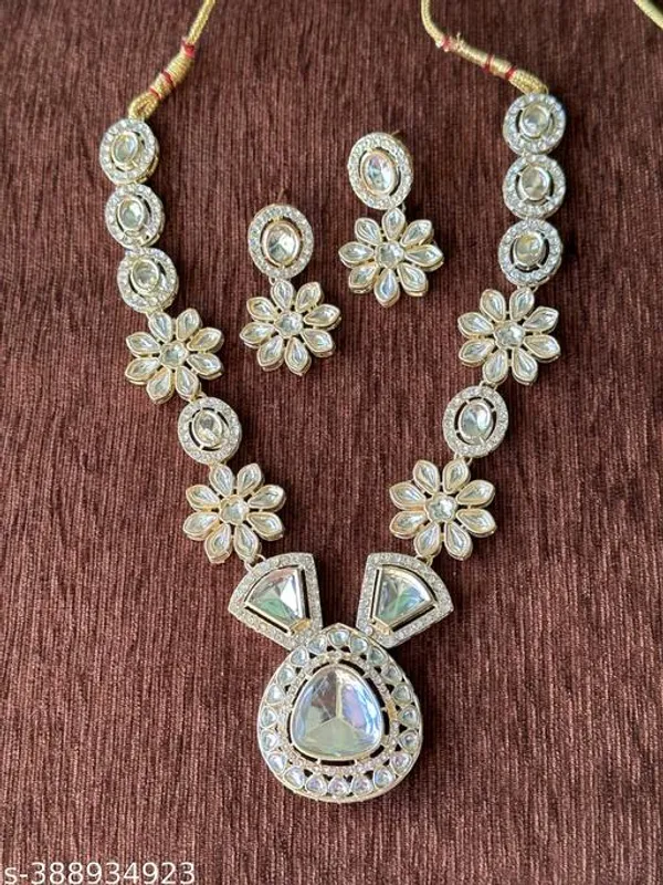 Multicolor_Alloy_&_Kundan_Fancy_Design_Necklace_For_Women