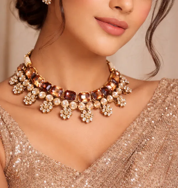 White_Alloy_&_Kundan_Fancy_Design_Necklace_Set_For_Women