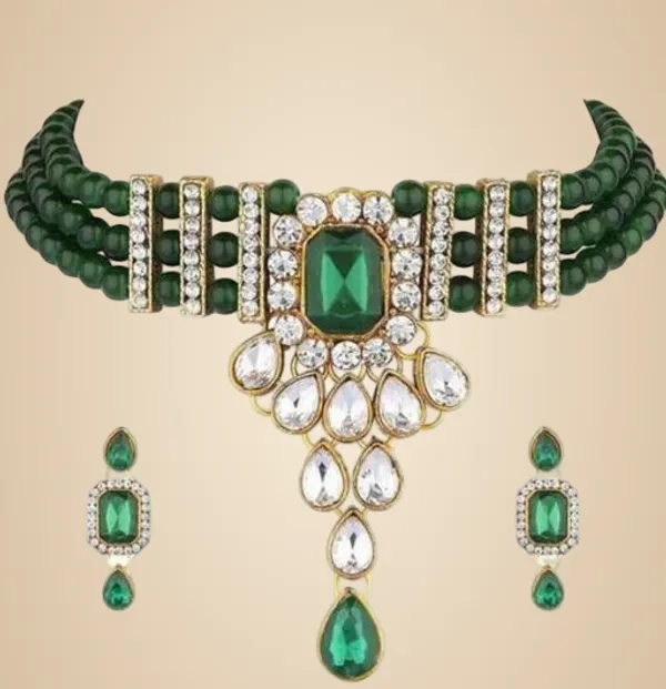 Green_And_Gold_Alloy_&_Kundan_Fancy_Design_Necklace_Set_For_Women