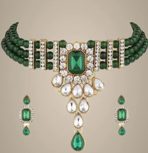 Green_And_Gold_Alloy_&_Kundan_Fancy_Design_Necklace_Set_For_Women