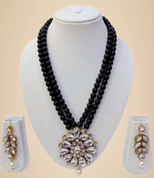 White_Alloy_&_Kundan_Fancy_Design_Necklace_Set_For_Women