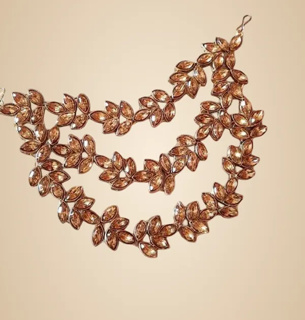 Red_And_White_Alloy_&_Kundan_Fancy_Design_Hair_Accessory_For_Women