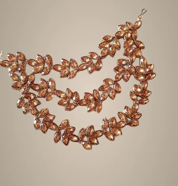Red_And_White_Alloy_&_Kundan_Fancy_Design_Hair_Accessory_For_Women