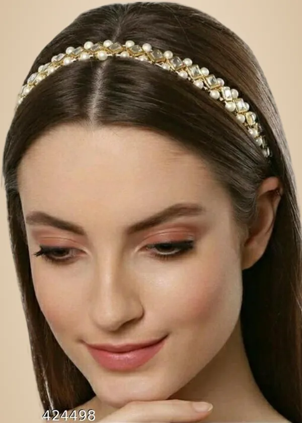 Gold_Alloy_&_Kundan_Fancy_Design_Hair_Accessory_For_Women