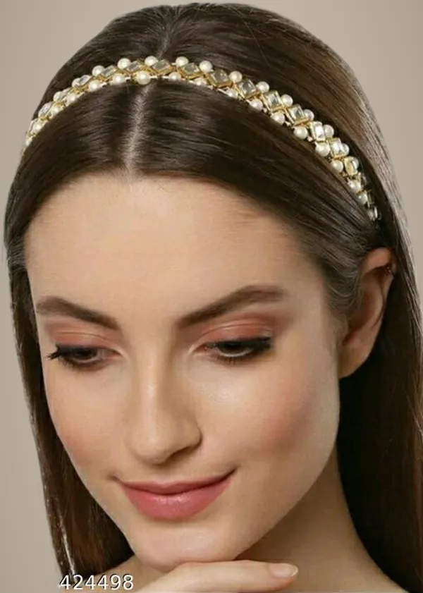 Gold_Alloy_&_Kundan_Fancy_Design_Hair_Accessory_For_Women