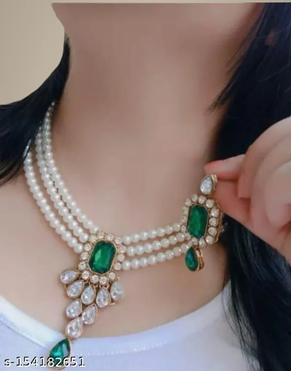 Green_&_White_Alloy_&_Kundan_Fancy_Design_Necklace_Set_For_Women