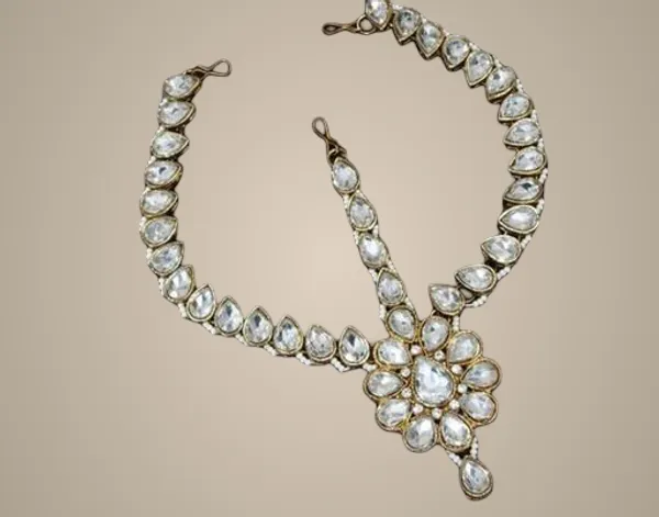 Grey_Alloy_&_Kundan_Fancy_Design_Maang_Tikka_For_Women
