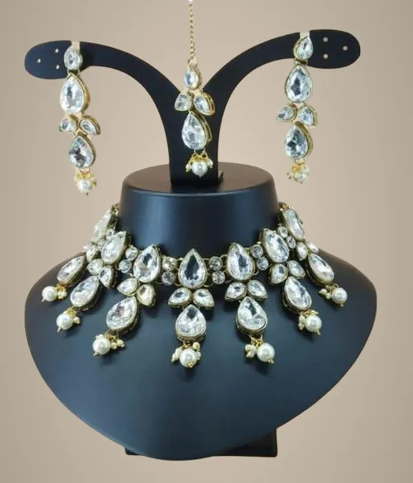 Silver_Alloy_&_Kundan_Fancy_Design_Necklace_Set_For_Women