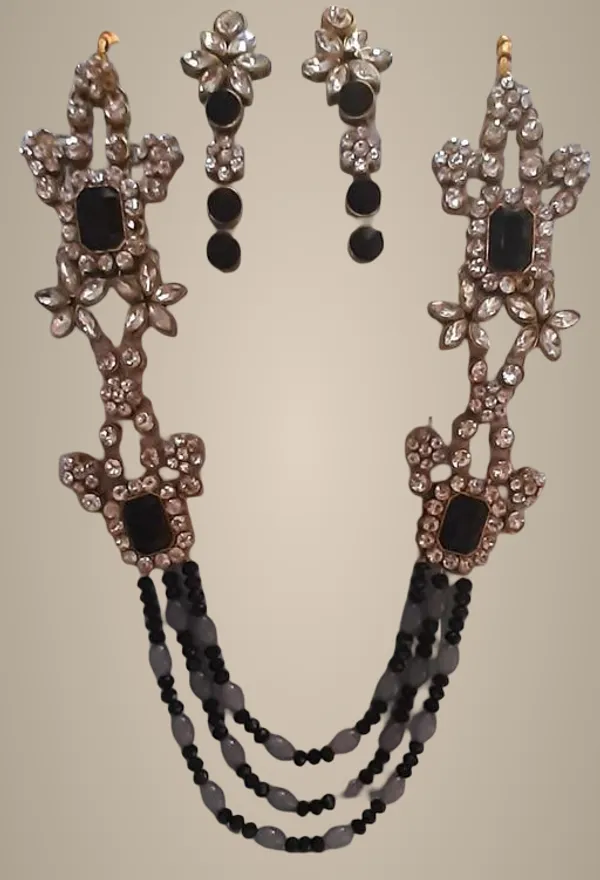 Grey_And_Black_Alloy_&_Kundan_Fancy_Design_Necklace_Set_For_Women