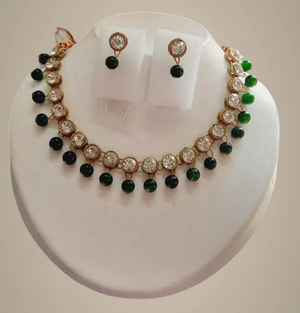 Black_Alloy_&_Kundan_Fancy_Design_Chokar_Set_For_Women