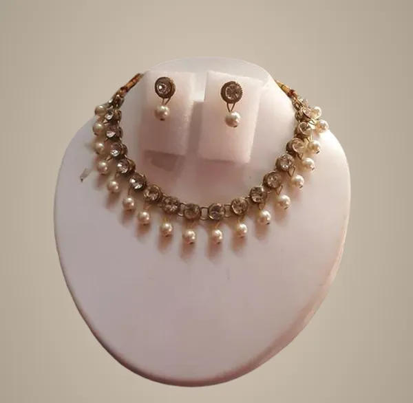 White_And_Gold_Alloy_&_Kundan_Fancy_Design_Necklace_Set_For_Women