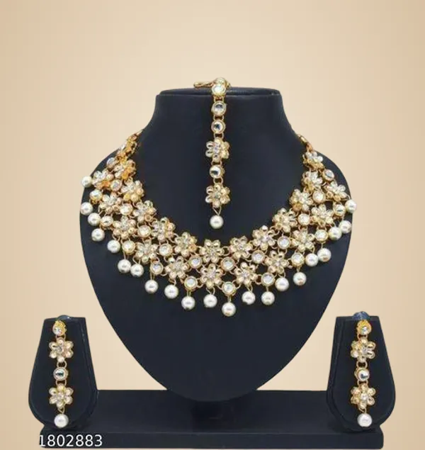 White_And_Gold_Alloy_&_Kundan_Fancy_Design_Necklace_Set_For_Women