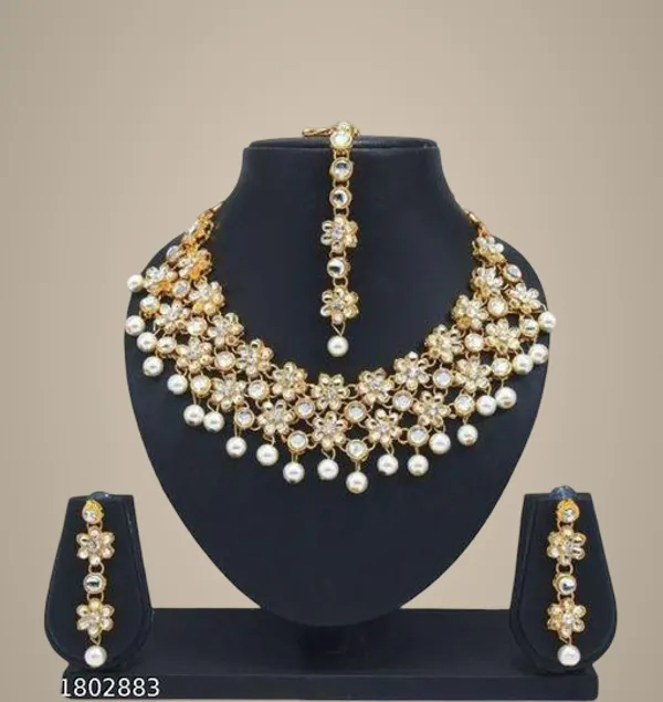 White_And_Gold_Alloy_&_Kundan_Fancy_Design_Necklace_Set_For_Women