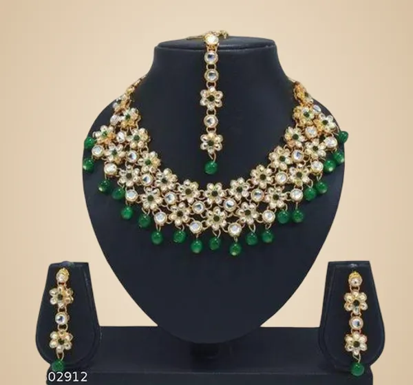 Green_Alloy_&_Kundan_Fancy_Design_Bridal_Set_For_Women