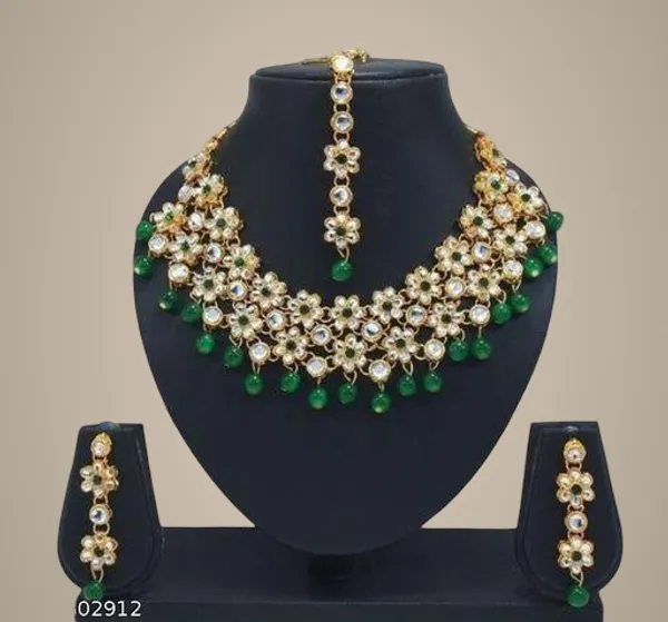 Green_Alloy_&_Kundan_Fancy_Design_Bridal_Set_For_Women