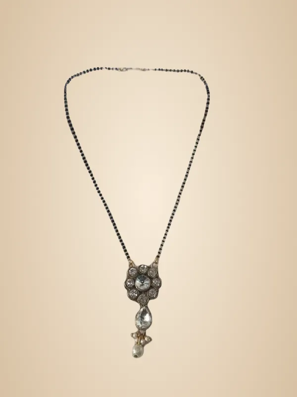White_Alloy_&_Kundan_Fancy_Design_Mangalsutra_For_Women