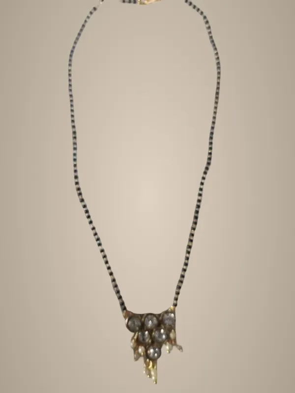 Black_And_Gold_Alloy_&_Kundan_Fancy_Design_Mangalsutra_For_Women