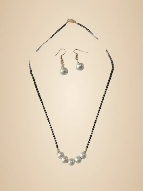 Black_And_Gold_Alloy_&_Artificial_Stones_Fancy_Design_Mangalsutra_For_Women